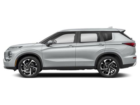Used 2024 Mitsubishi Outlander SE AWD/4WD image 3