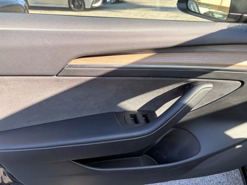 Used 2022 Tesla Model 3 Standard Range RWD image 12