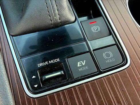 Used 2022 Toyota Sienna LE image 32