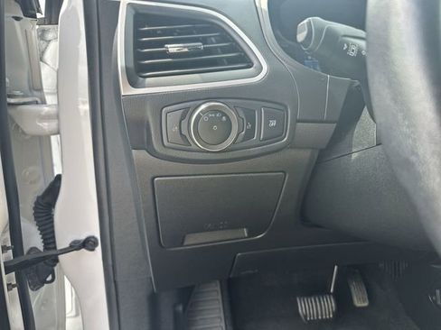 Used 2023 Ford Edge SEL image 17