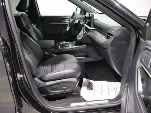 Used 2025 Ford Explorer ST-Line AWD/4WD image 23