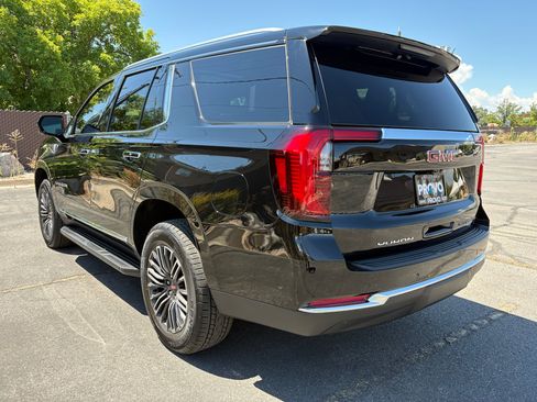 Used 2026 GMC Yukon Elevation w/ Elevation Premium Package AWD/4WD image 12