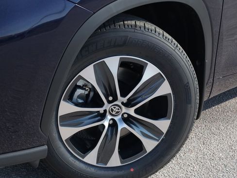 New 2026 Toyota Highlander XLE image 17