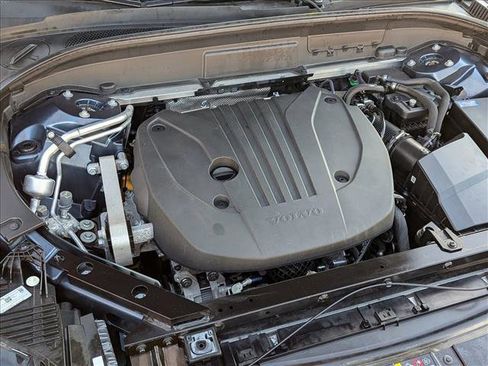 Used 2022 Volvo XC60 B5 Momentum w/ Advanced Package image 24