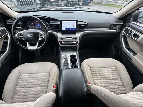 Used 2020 Ford Explorer XLT w/ Comfort Package image 3