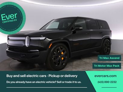 Used 2025 Rivian R1S Premium