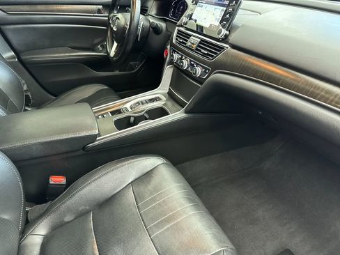 Used 2021 Honda Accord Touring image 14
