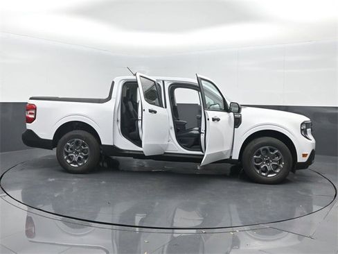 New 2025 Ford Maverick XLT image 27