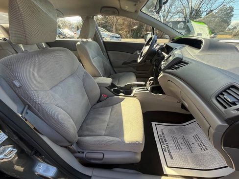 Used 2012 Honda Civic Hybrid Sedan image 19