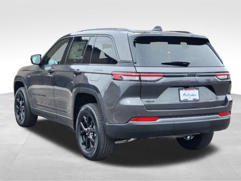 New 2026 Jeep Grand Cherokee Altitude AWD/4WD image 4