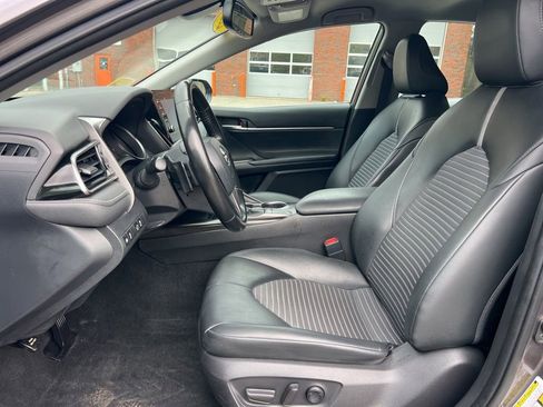 Used 2022 Toyota Camry SE FWD image 12