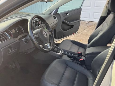 Used 2012 Volkswagen Jetta SE image 11