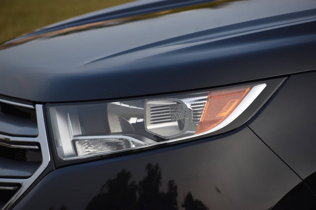 Used 2018 Ford Edge Titanium w/ Equipment Group 301A AWD/4WD image 39