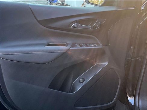 Used 2022 Chevrolet Equinox RS image 9