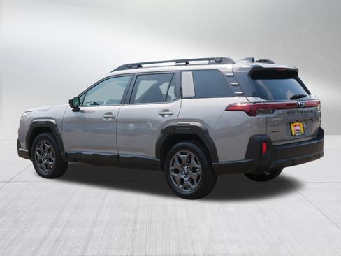 Used 2026 Subaru Outback Premium AWD/4WD image 5