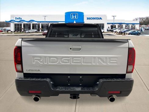 New 2026 Honda Ridgeline Black Edition image 4