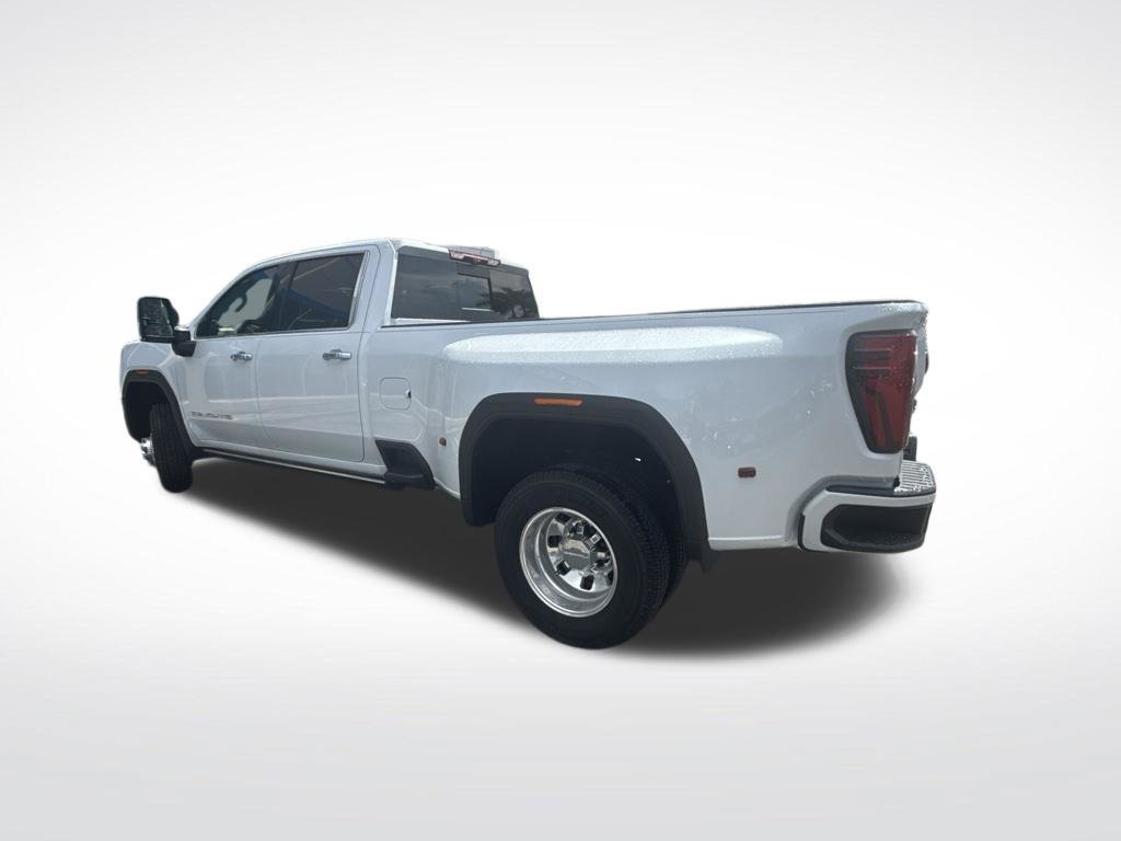 Used 2026 GMC Sierra 3500 Denali w/ Technology Package AWD/4WD image 2