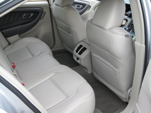 Used 2011 Ford Taurus SEL w/ 201A Rapid Spec Order Code image 28