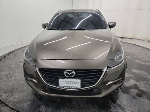 Used 2018 MAZDA MAZDA3 Grand Touring image 2