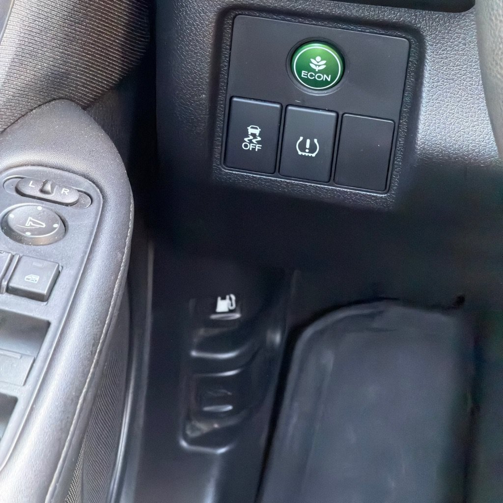 Used 2019 Honda HR-V LX image 36