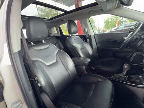 Used 2018 Jeep Compass Limited w/ Navigation Group AWD/4WD image 25