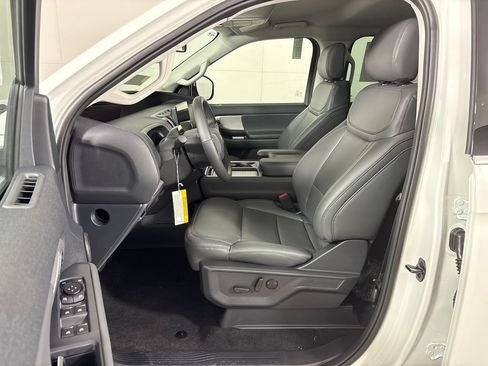 New 2027 Ford Expedition Active RWD image 28