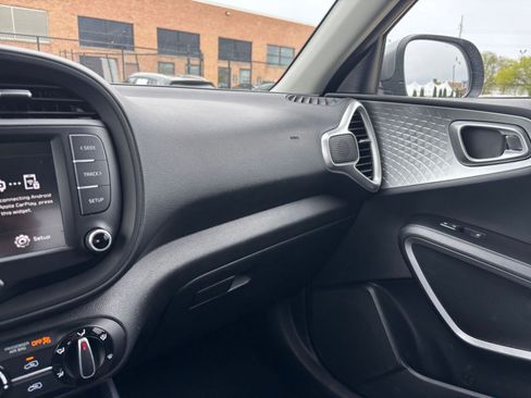 Used 2024 Kia Soul LX w/ Option Group 015 FWD image 33