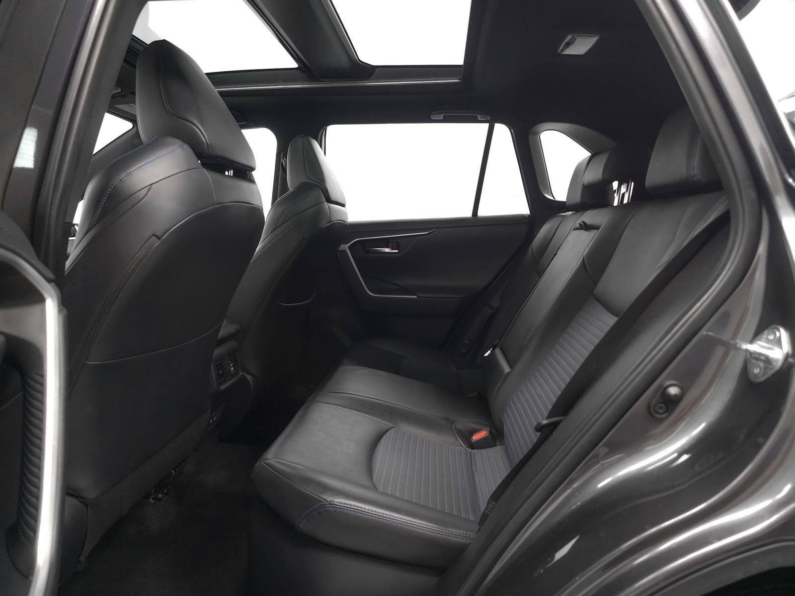 Used 2019 Toyota RAV4 XSE AWD/4WD image 5