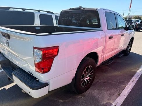Used 2023 Nissan Titan SV w/ SV Convenience Package RWD image 5