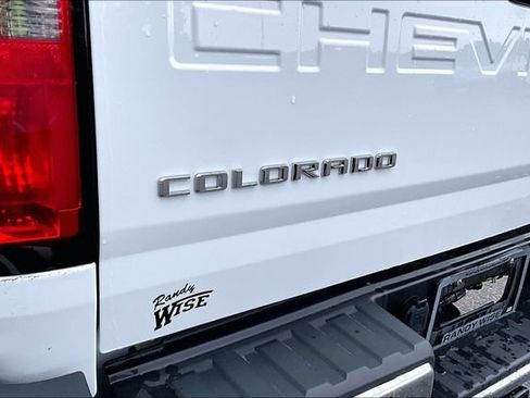Used 2022 Chevrolet Colorado W/T w/ WT Convenience Package AWD/4WD image 8