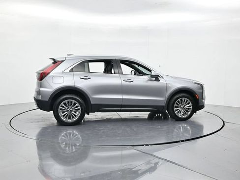 Used 2024 Cadillac XT4 Premium Luxury FWD image 2