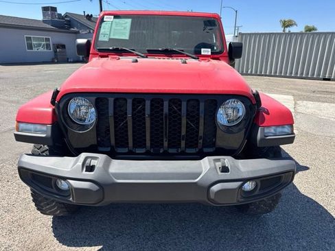 Used 2022 Jeep Gladiator Sport AWD/4WD image 2