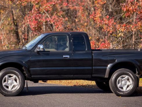 Used 2004 Toyota Tacoma Limited image 4