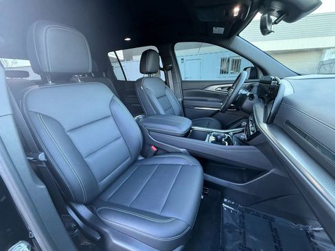 Used 2026 Chevrolet Traverse LT w/ Sun and Wheel Package image 27