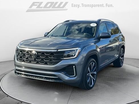 Certified 2025 Volkswagen Atlas SEL Premium R-Line image 3