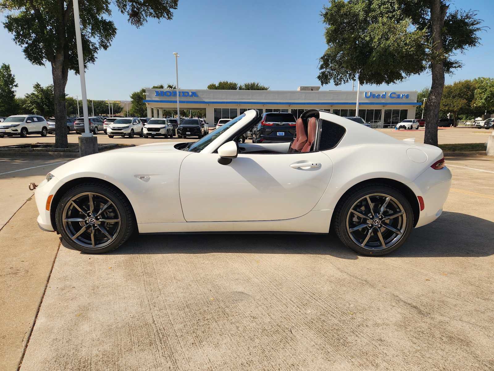 Used 2019 MAZDA MX-5 Miata RF Grand Touring RWD image 6