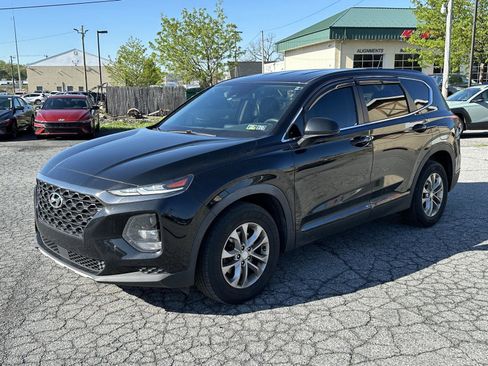 Used 2019 Hyundai Santa Fe SE image 4