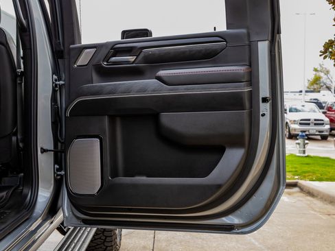 Used 2026 GMC Sierra 2500 AT4X image 39