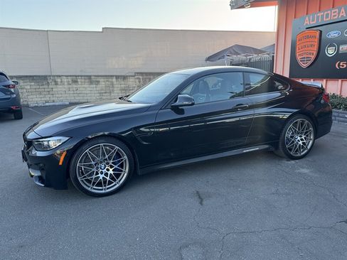 Used 2018 BMW M4 Coupe w/ Competition Package RWD image 11