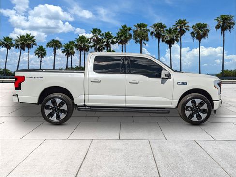 Used 2024 Ford F150 Lightning Platinum image 9
