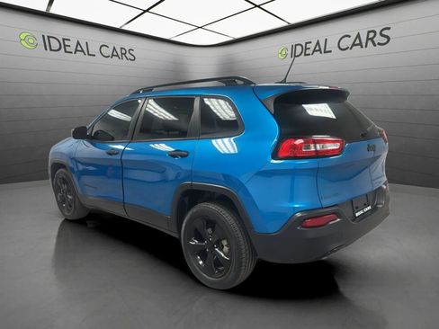 Used 2017 Jeep Cherokee Sport FWD image 7