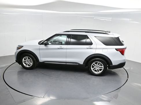 Used 2025 Ford Explorer Active w/ Active Comfort Package RWD image 61