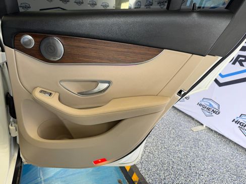 Used 2020 Mercedes-Benz GLC 300 4MATIC w/ Premium Package image 25