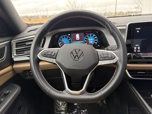 Certified 2025 Volkswagen Atlas Cross Sport SE image 16