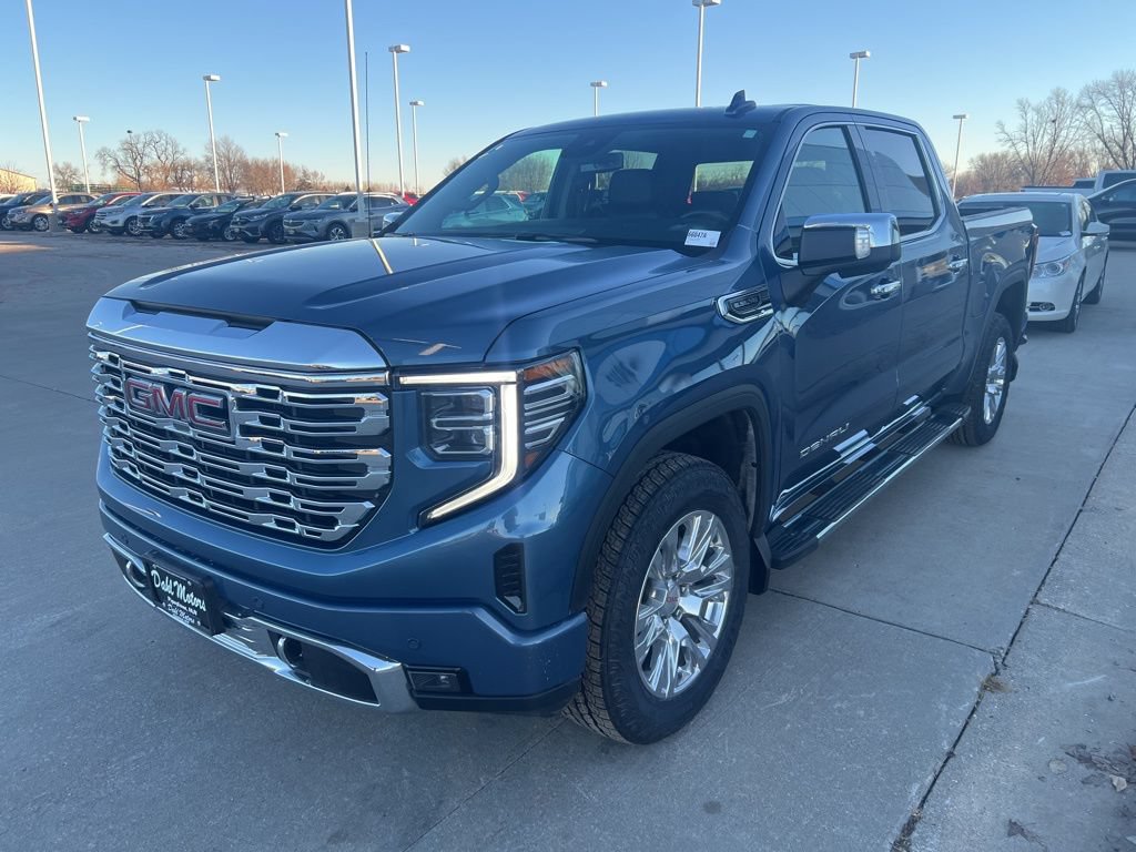 Used 2024 GMC Sierra 1500 Denali AWD/4WD image 4