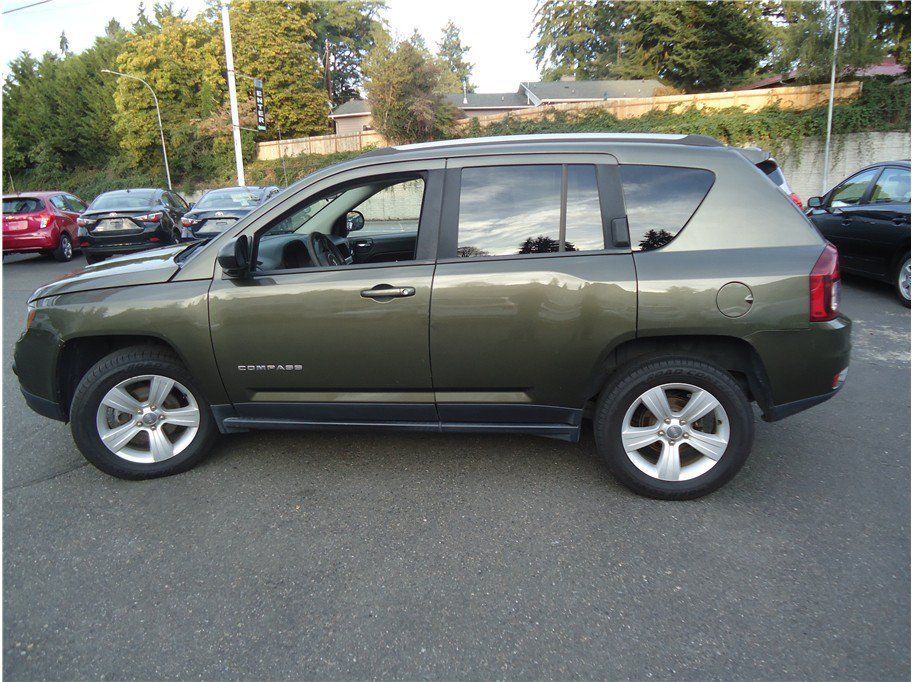 Used 2015 Jeep Compass Sport w/ Power Value Group AWD/4WD image 9