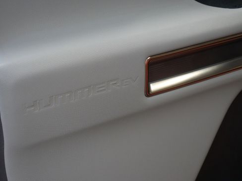 Used 2024 GMC Hummer EV 3X image 35