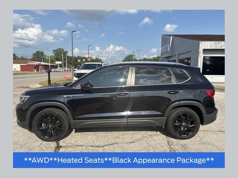 Used 2023 Volkswagen Taos SE AWD/4WD image 1