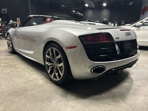 Used 2011 Audi R8 V10 image 40