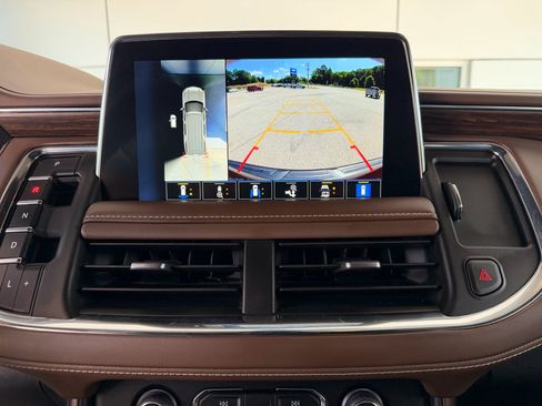 Used 2022 Chevrolet Tahoe High Country AWD/4WD image 11